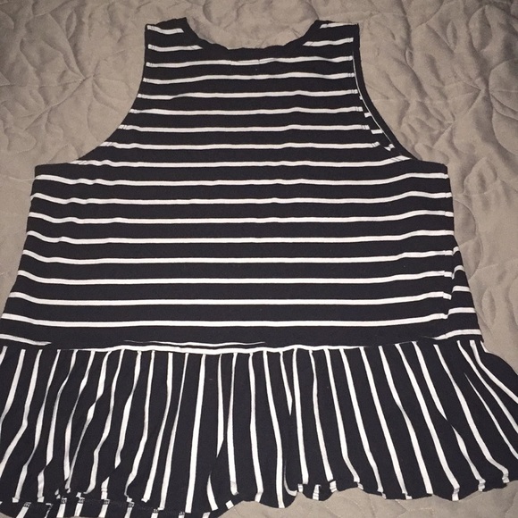 Old Navy black and white peplum top size XL - Picture 4 of 7